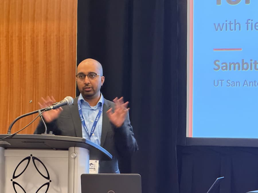 Dr. Sambit Panda, CEO of the spinout Selja AI, AI Researcher on the BEACON Team, and Qutub Lab member, presenting at the AIM Health R&D Summit, a talk on the project, “An AI-based Model for Trauma Care with Field & Policy 